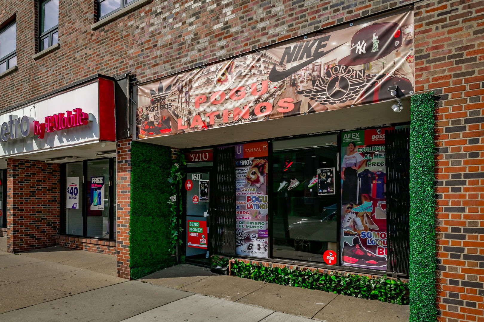 3210 W Lawrence Avenue, Chicago, IL, 60625 1 3210 W Lawrence Avenue