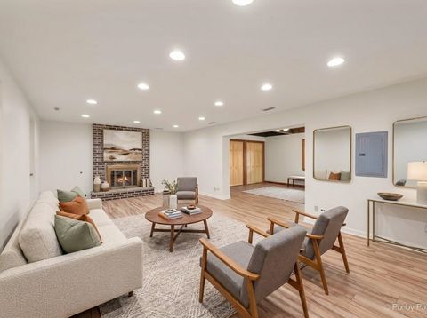 Tiny photo for 3116 Mary Kay Lane, Glenview, IL 60026 (MLS # 12627305)