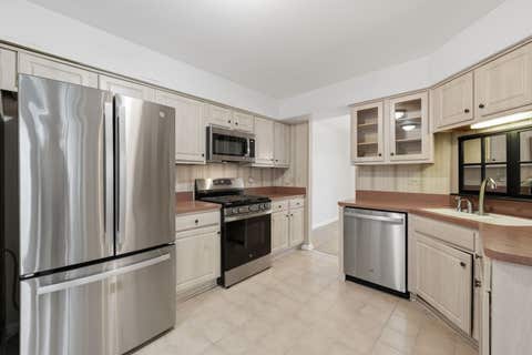 Tiny photo for 410 Country Lane Court, Wauconda, IL 60084 (MLS # 12716208)