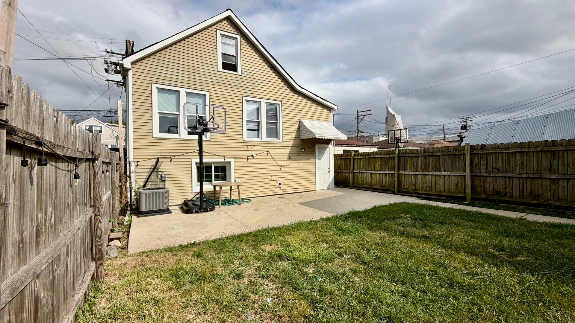 2329 N Mcvicker Avenue
