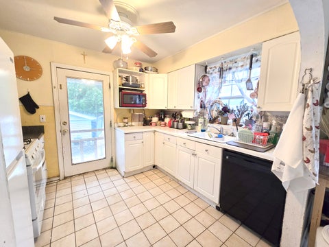 Tiny photo for 23W563 Woodworth Place, Roselle, IL 60172 (MLS # 12686135)