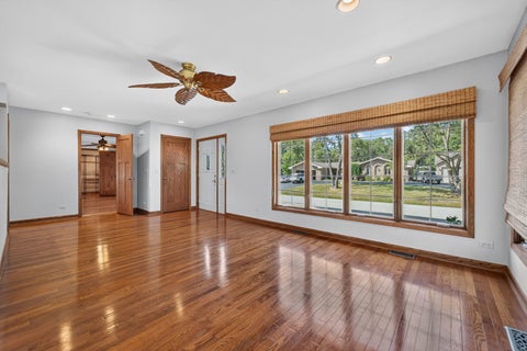 Tiny photo for 21W302 Woodview Drive, Itasca, IL 60143 (MLS # 12746161)