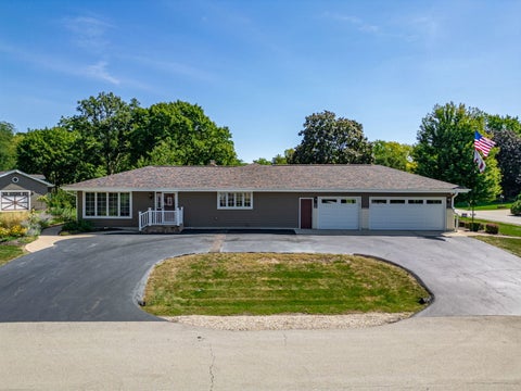 Tiny photo for 21W302 Woodview Drive, Itasca, IL 60143 (MLS # 12746161)