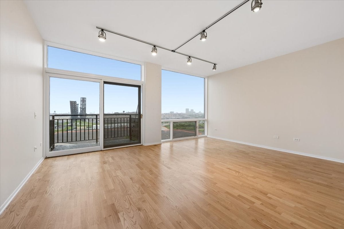 61 W 15th Street 806