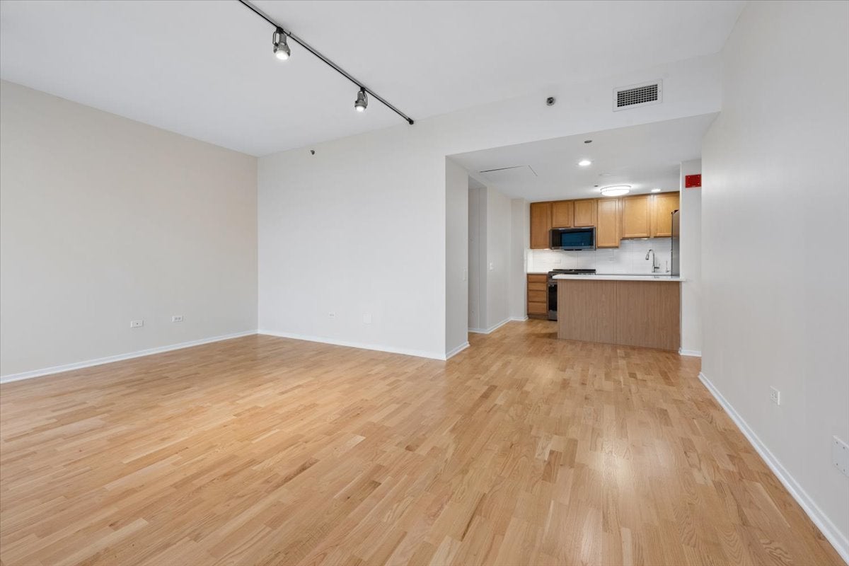61 W 15th Street 806