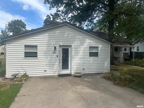 Tiny photo for 906 BELLE Avenue, Pinckneyville, IL 62274 (MLS # EB459443)