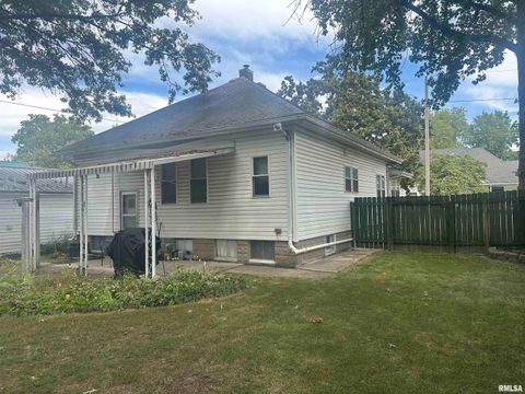 Tiny photo for 906 BELLE Avenue, Pinckneyville, IL 62274 (MLS # EB459443)