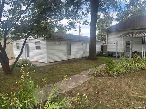 Tiny photo for 906 BELLE Avenue, Pinckneyville, IL 62274 (MLS # EB459443)