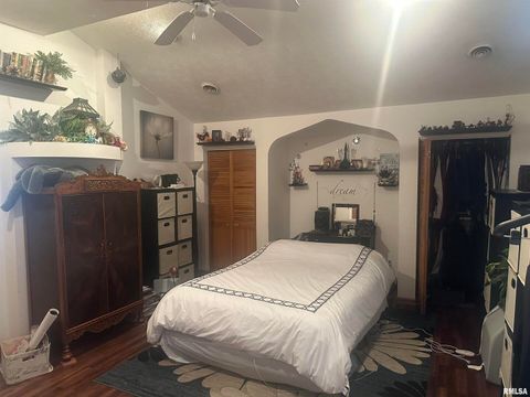 Tiny photo for 906 BELLE Avenue, Pinckneyville, IL 62274 (MLS # EB459443)