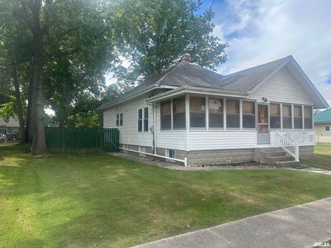 Tiny photo for 906 BELLE Avenue, Pinckneyville, IL 62274 (MLS # EB459443)