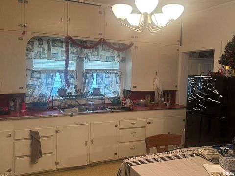 Tiny photo for 906 BELLE Avenue, Pinckneyville, IL 62274 (MLS # EB459443)