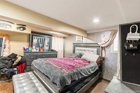 Tiny photo for 46 Englewood Avenue, Bellwood, IL 60104 (MLS # 12557843)