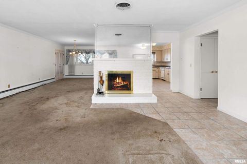 Tiny photo for 2500 15TH Street Court, Rock Island, IL 61201 (MLS # QC4269646)