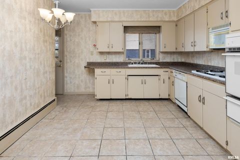 Tiny photo for 2500 15TH Street Court, Rock Island, IL 61201 (MLS # QC4269646)