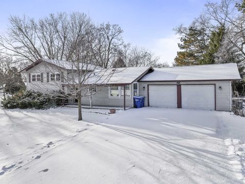 Photo of 5310 Larkspur Lane, Lisle, IL 60532 (MLS # 12552764)