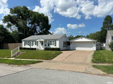 Tiny photo for 3807 10TH Avenue Place, Moline, IL 61265 (MLS # QC4266856)
