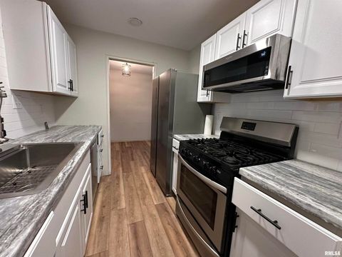 Tiny photo for 3807 10TH Avenue Place, Moline, IL 61265 (MLS # QC4266856)