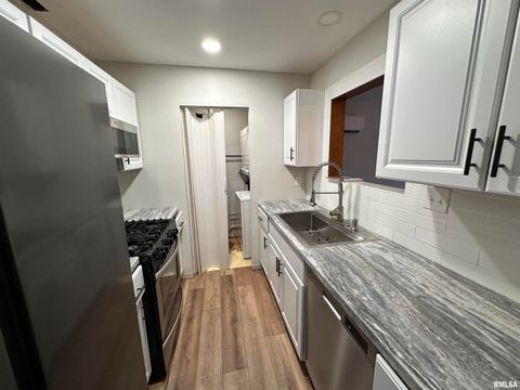 Tiny photo for 3807 10TH Avenue Place, Moline, IL 61265 (MLS # QC4266856)