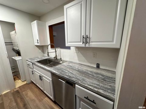 Tiny photo for 3807 10TH Avenue Place, Moline, IL 61265 (MLS # QC4266856)