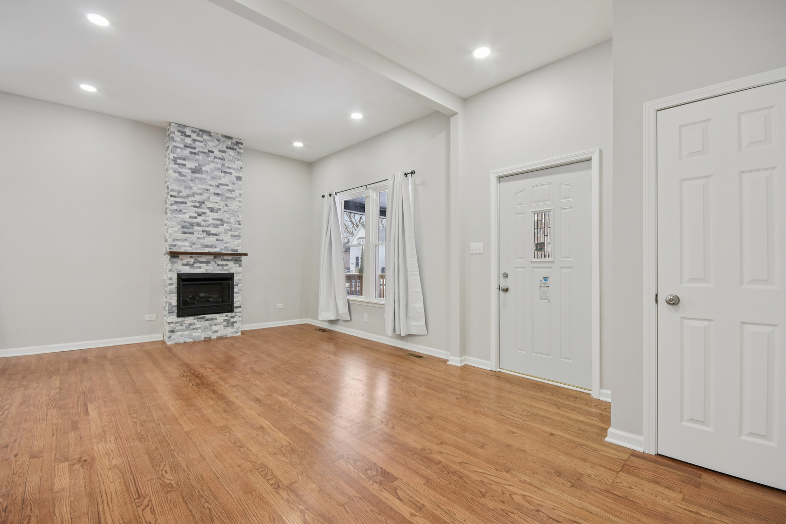 5718 W Superior Street