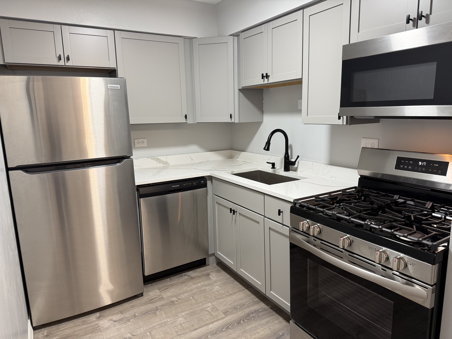 5506 Lincoln Avenue 512