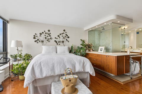 Tiny photo for 5415 N Sheridan Road #5206, Chicago, IL 60640 (MLS # 12713579)