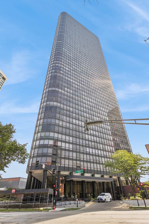 Photo of 5415 N Sheridan Road #5206, Chicago, IL 60640 (MLS # 12713579)