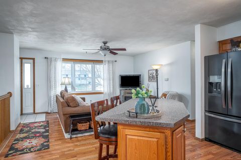 Tiny photo for 114 N 9 Street, Eldridge, IA 52748 (MLS # 100000054)