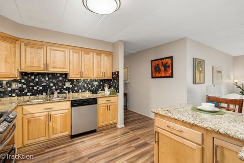 Tiny photo for 203 N Kenilworth Avenue #2N, Oak Park, IL 60302 (MLS # 12524772)