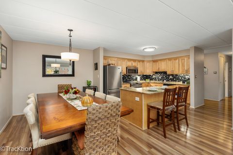 Tiny photo for 203 N Kenilworth Avenue #2N, Oak Park, IL 60302 (MLS # 12524772)