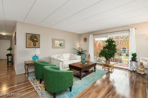 Tiny photo for 203 N Kenilworth Avenue #2N, Oak Park, IL 60302 (MLS # 12524772)