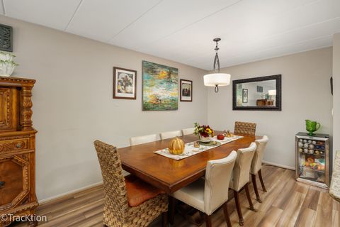 Tiny photo for 203 N Kenilworth Avenue #2N, Oak Park, IL 60302 (MLS # 12524772)