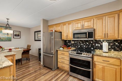 Tiny photo for 203 N Kenilworth Avenue #2N, Oak Park, IL 60302 (MLS # 12524772)