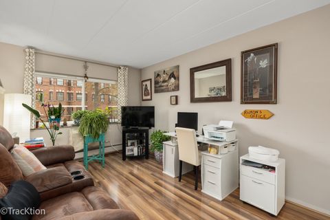 Tiny photo for 203 N Kenilworth Avenue #2N, Oak Park, IL 60302 (MLS # 12524772)