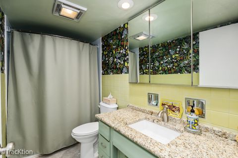 Tiny photo for 203 N Kenilworth Avenue #2N, Oak Park, IL 60302 (MLS # 12524772)