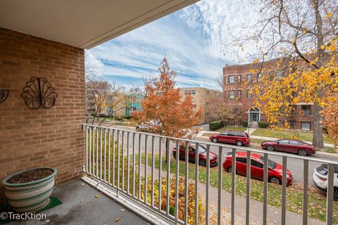 Tiny photo for 203 N Kenilworth Avenue #2N, Oak Park, IL 60302 (MLS # 12524772)