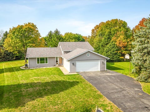 Photo of 9538 Twin Deer Run, Roscoe, IL 61073 (MLS # 12795435)