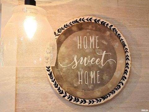 Tiny photo for 320 CIRCLE Drive, Salem, IL 62881 (MLS # EB460444)