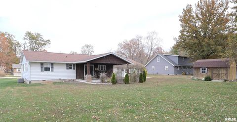 Tiny photo for 320 CIRCLE Drive, Salem, IL 62881 (MLS # EB460444)