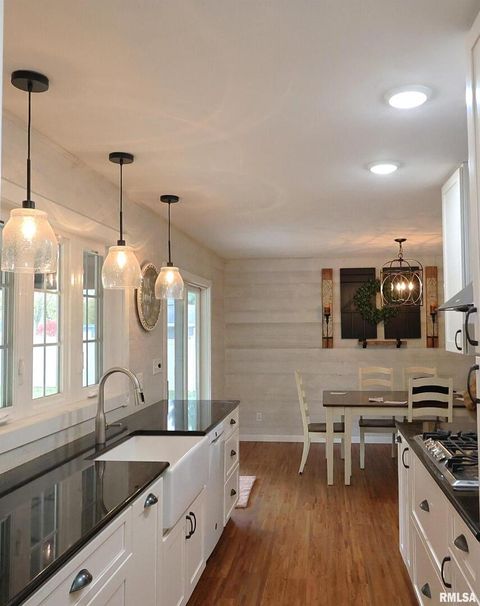 Tiny photo for 320 CIRCLE Drive, Salem, IL 62881 (MLS # EB460444)