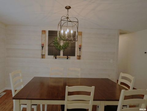 Tiny photo for 320 CIRCLE Drive, Salem, IL 62881 (MLS # EB460444)