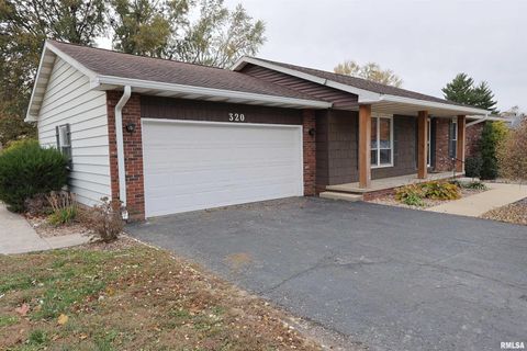 Tiny photo for 320 CIRCLE Drive, Salem, IL 62881 (MLS # EB460444)