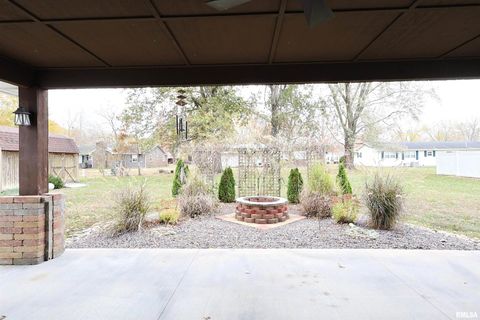 Tiny photo for 320 CIRCLE Drive, Salem, IL 62881 (MLS # EB460444)