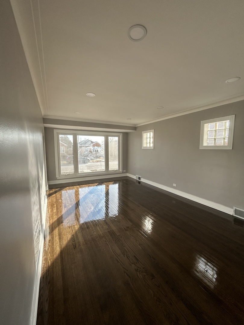 8916 S Merrill Avenue