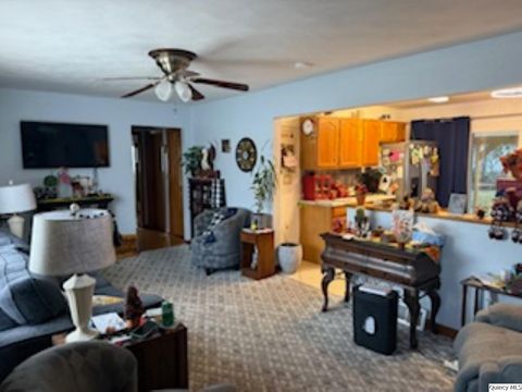 Tiny photo for 424 Noel Ct, Quincy, IL 62305 (MLS # 12514949)