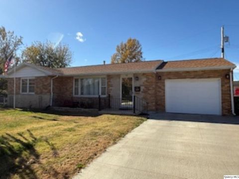 Photo of 424 Noel Ct, Quincy, IL 62305 (MLS # 12514949)