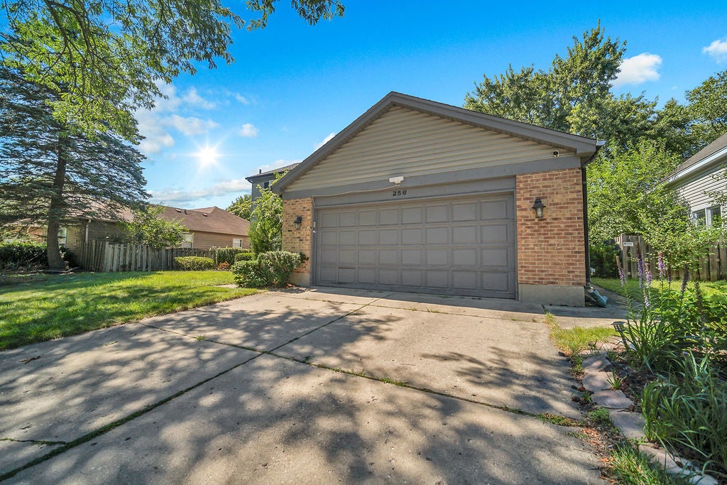 256 E Fox Hill Drive