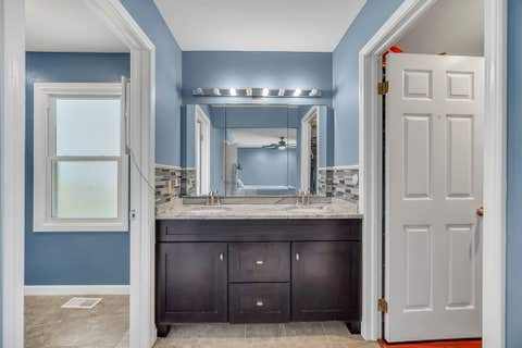 Tiny photo for 256 E Fox Hill Drive, Buffalo Grove, IL 60089 (MLS # 12718375)