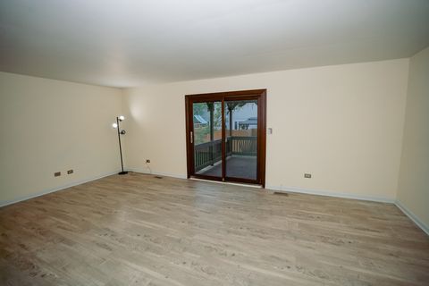 Tiny photo for 1221 Cedarwood Drive #F, Crest Hill, IL 60403 (MLS # 12489806)