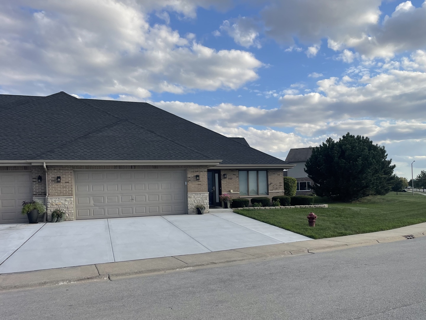 2122 Sky Harbor Drive